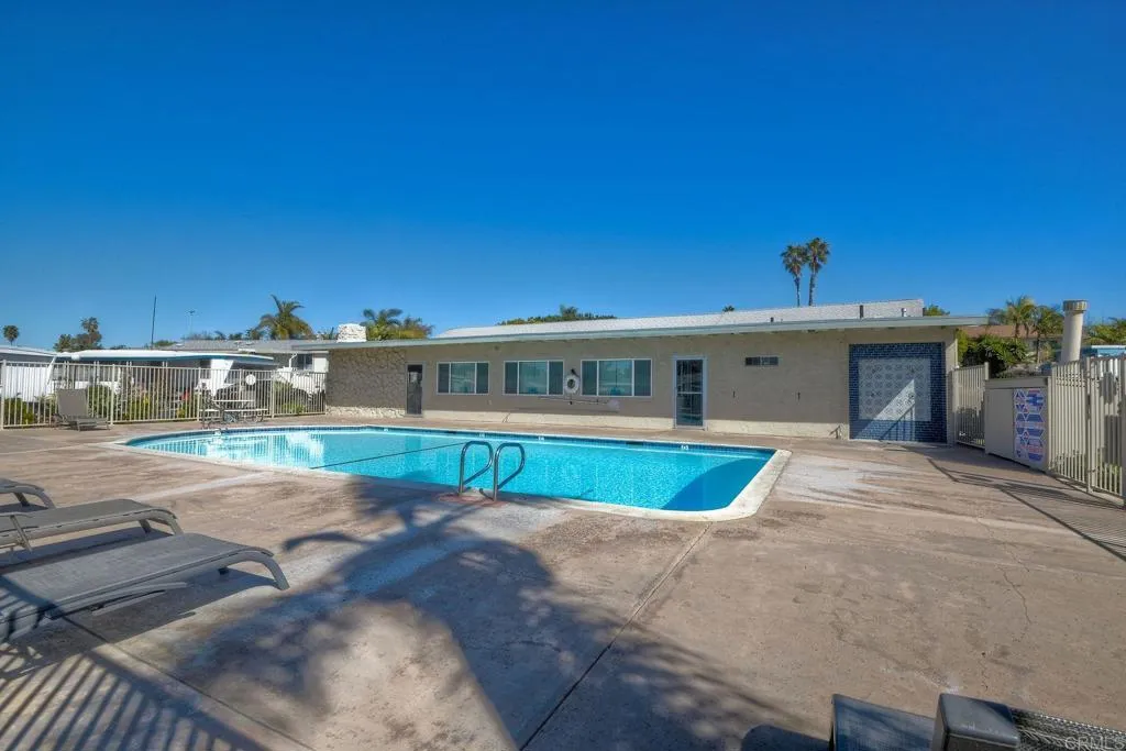 https://cdn.realtyfeed.com/cdn/127/306773534/0db5f1f8ca837b3846d437c9b827979f.webp