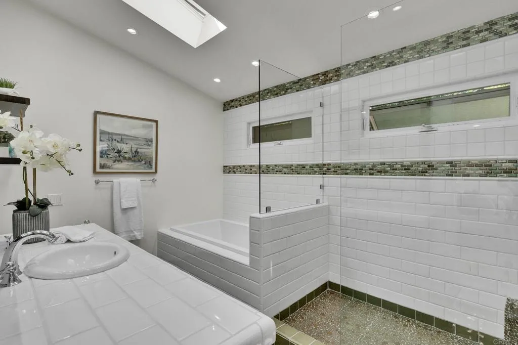 https://cdn.realtyfeed.com/cdn/127/306773556/3b309e45a7d938a440064fac9dc3f5e4.webp