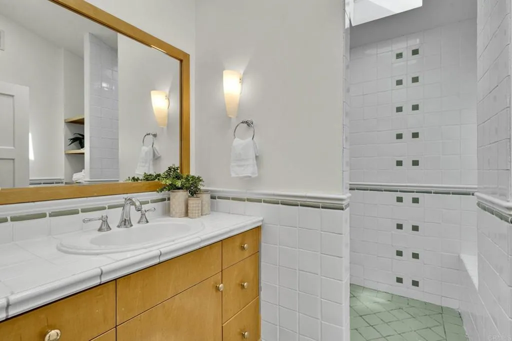 https://cdn.realtyfeed.com/cdn/127/306773556/3f4e98a0bcc4aedf10d2a99122aee7b7.webp