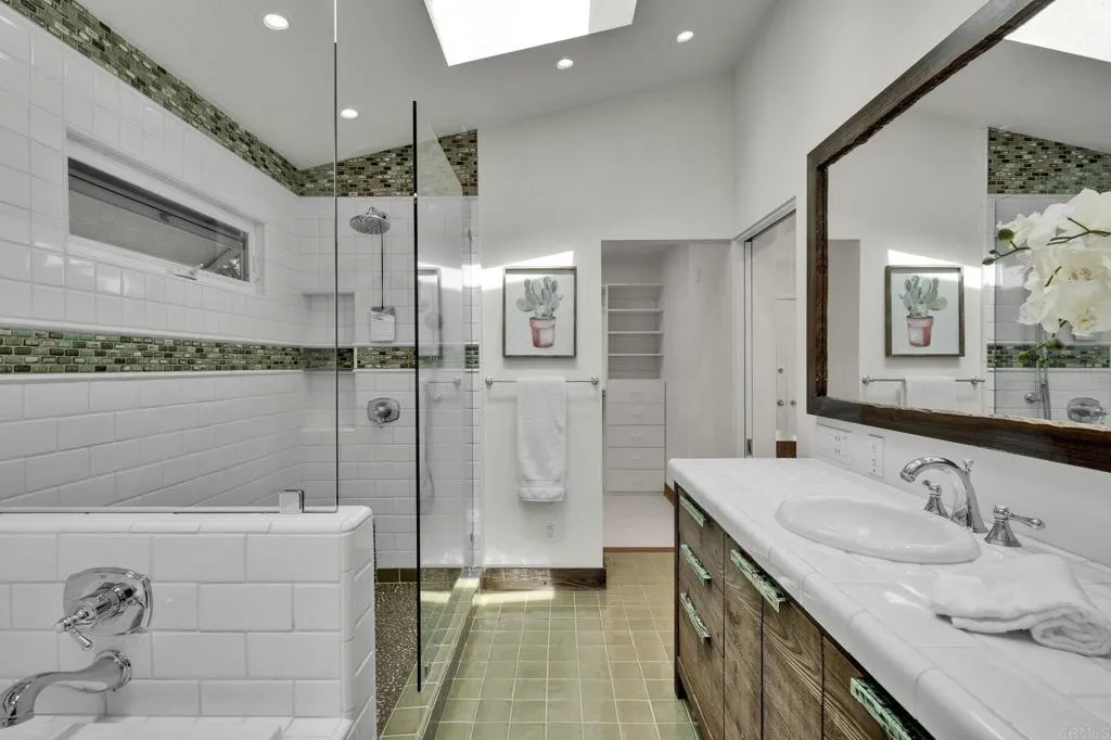 https://cdn.realtyfeed.com/cdn/127/306773556/e617f5a0461383341d8e874585ec52ad.webp