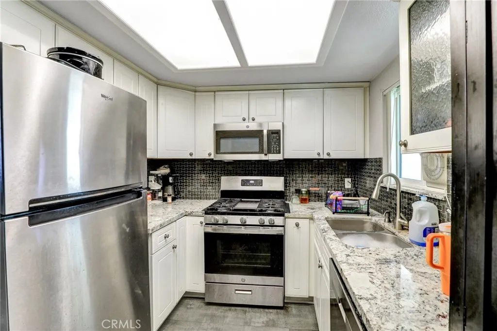 14405 Cerise Avenue Unit 13, Hawthorne, CA 90250 - Main photo, Hawthorne, CA