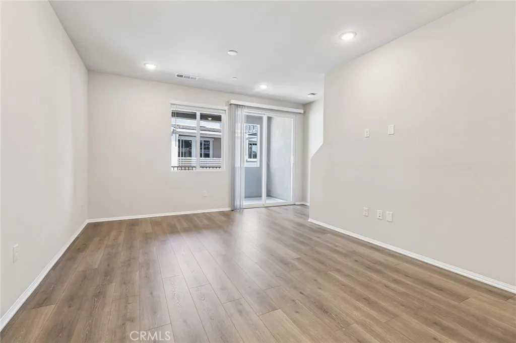 https://cdn.realtyfeed.com/cdn/127/306773597/41f9b2ac78f52cff66adf8f7dda4ef27.webp