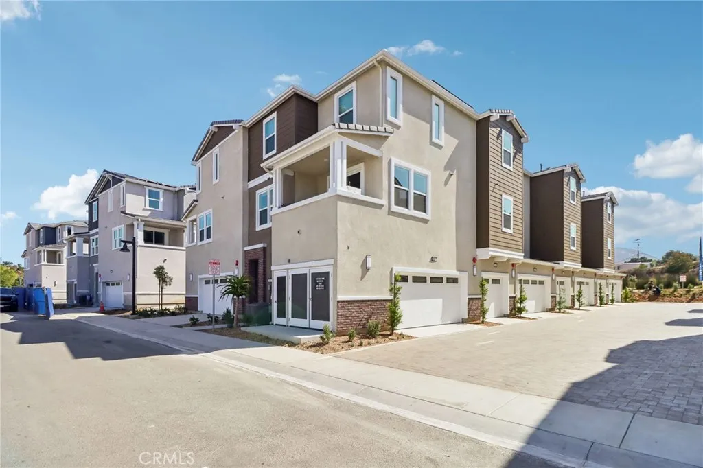 https://cdn.realtyfeed.com/cdn/127/306773597/70423e2857e6dd8e4f8db7a2cf3c9b1e.webp