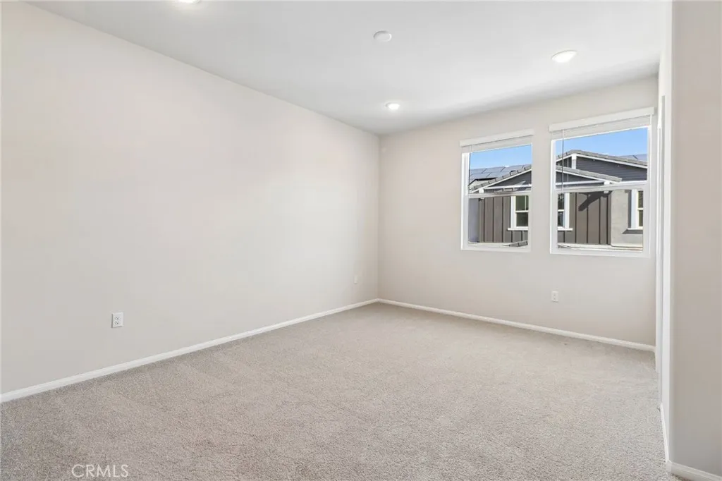 https://cdn.realtyfeed.com/cdn/127/306773597/97dc00b5d707202233ce37da377d5246.webp