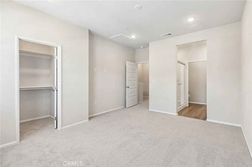 https://cdn.realtyfeed.com/cdn/127/306773597/b3dfa932c1a28d1fbdeffa55852a82a4.webp