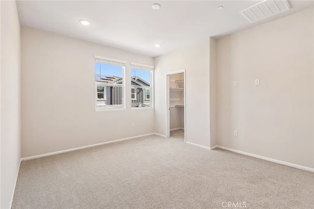 https://cdn.realtyfeed.com/cdn/127/306773597/cd66177a058a42ca9ed83deb434c9eb0.webp