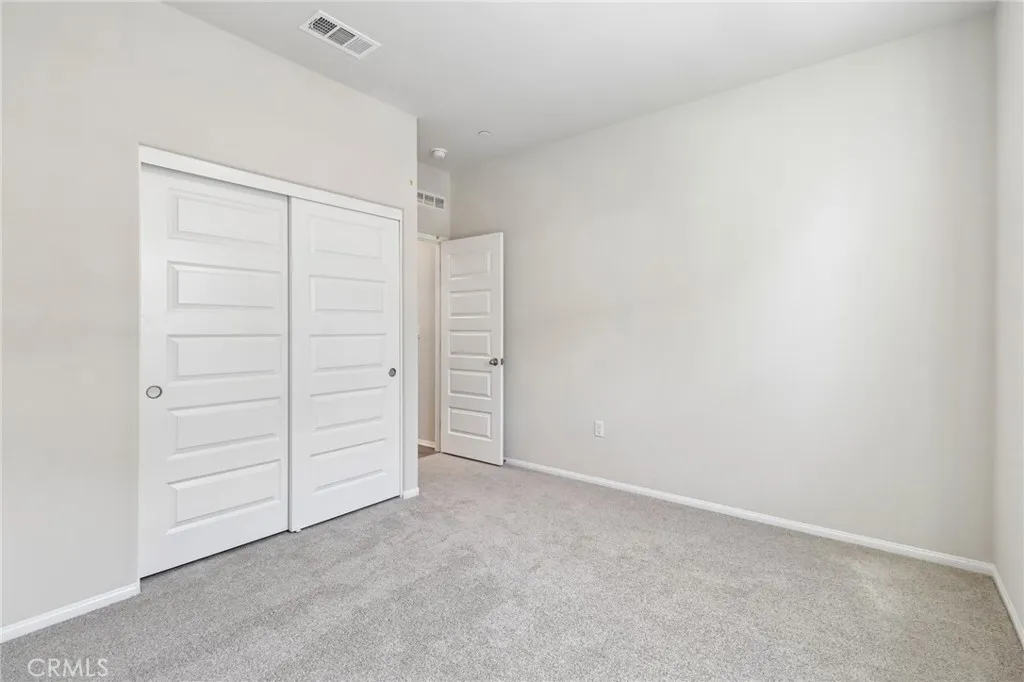 https://cdn.realtyfeed.com/cdn/127/306773597/ff814ff06c1f3236c28d3ebbb1ff988f.webp