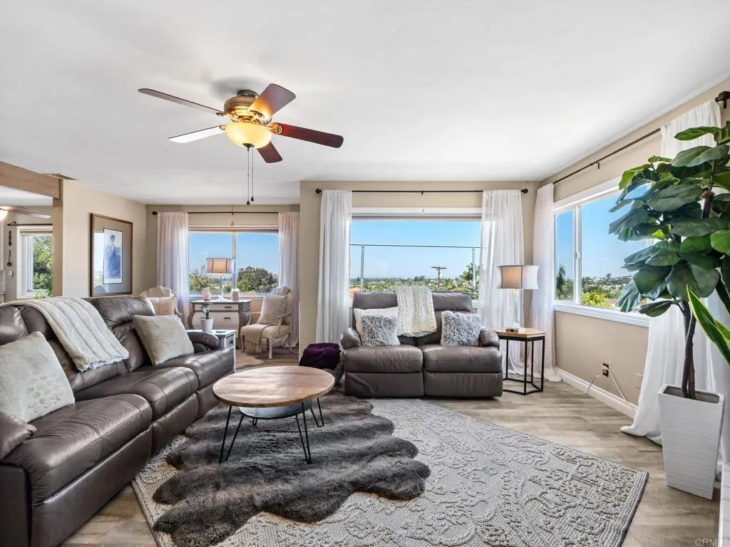 https://cdn.realtyfeed.com/cdn/127/306773603/561f929795f18b4bcff7ad2e90c4732c.webp