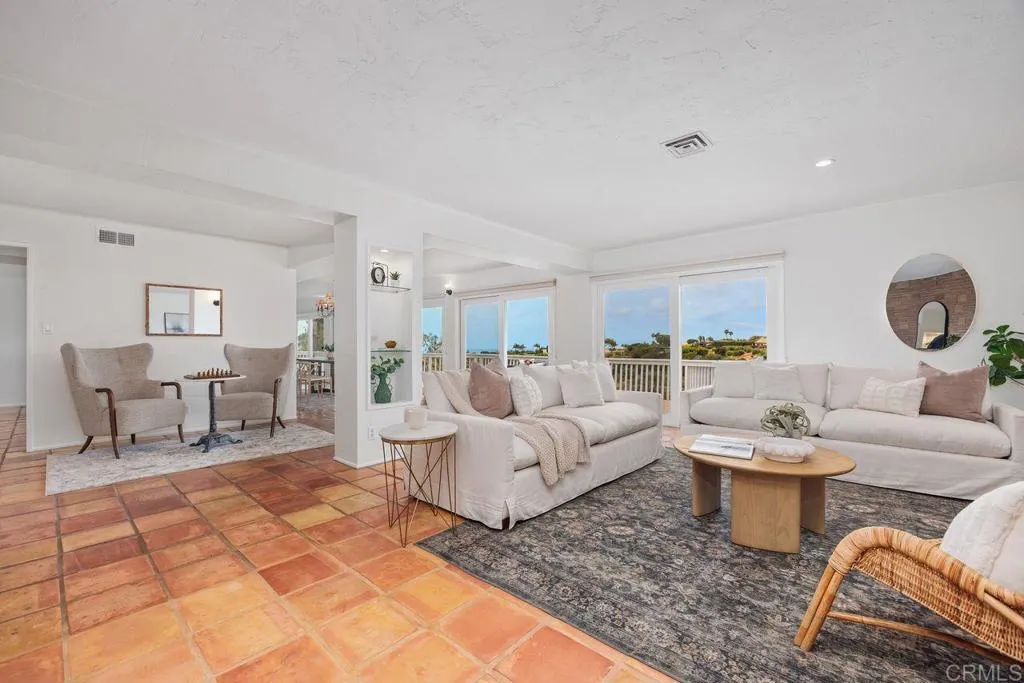 https://cdn.realtyfeed.com/cdn/127/306773621/c92a22f6454228b859bbe080d8dfc6a0.webp