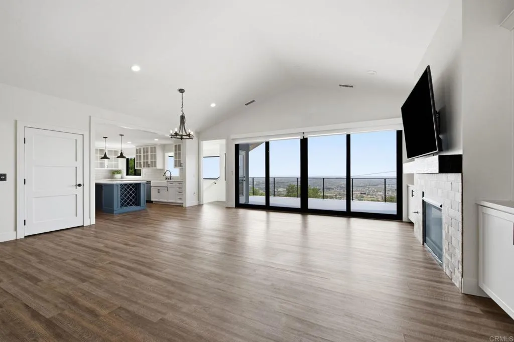 https://cdn.realtyfeed.com/cdn/127/306773622/cd7b92203391ab9b8b4c70355a5d21f0.webp