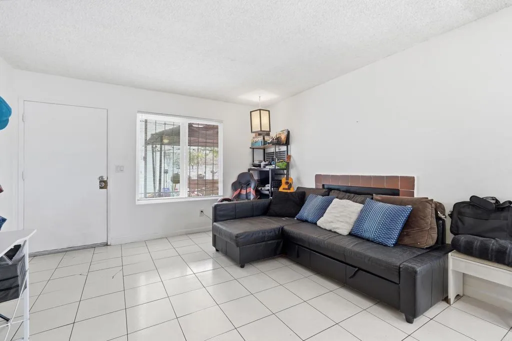 https://cdn.realtyfeed.com/cdn/127/306773670/5455ec7018a6757f3e4014d67e237133.webp