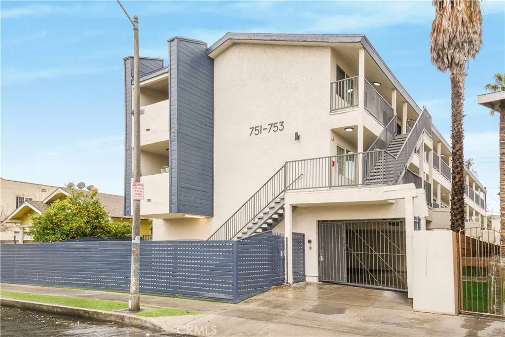 753 Cerritos Avenue, Long Beach, CA 90813 - Photo 2 of 32, Long Beach, CA