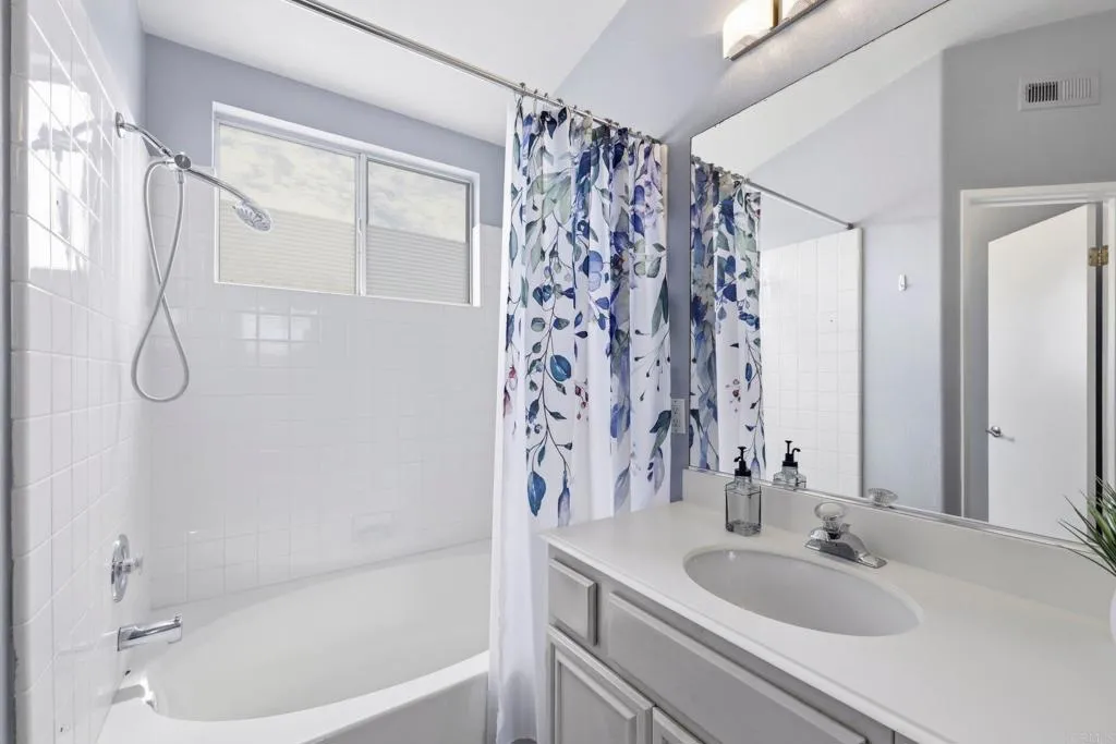 https://cdn.realtyfeed.com/cdn/127/306773776/1f75d7c5c564e7b0e307ca91b4e95bf0.webp