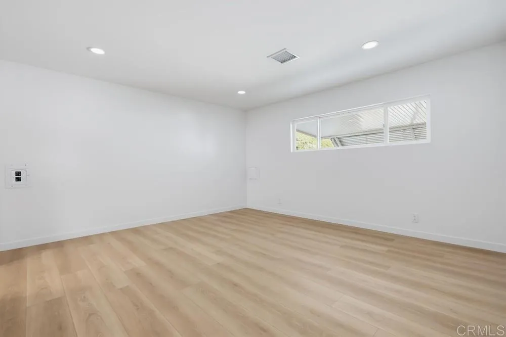 https://cdn.realtyfeed.com/cdn/127/306773781/56f76f214bf8d79b33fe0a185e416885.webp