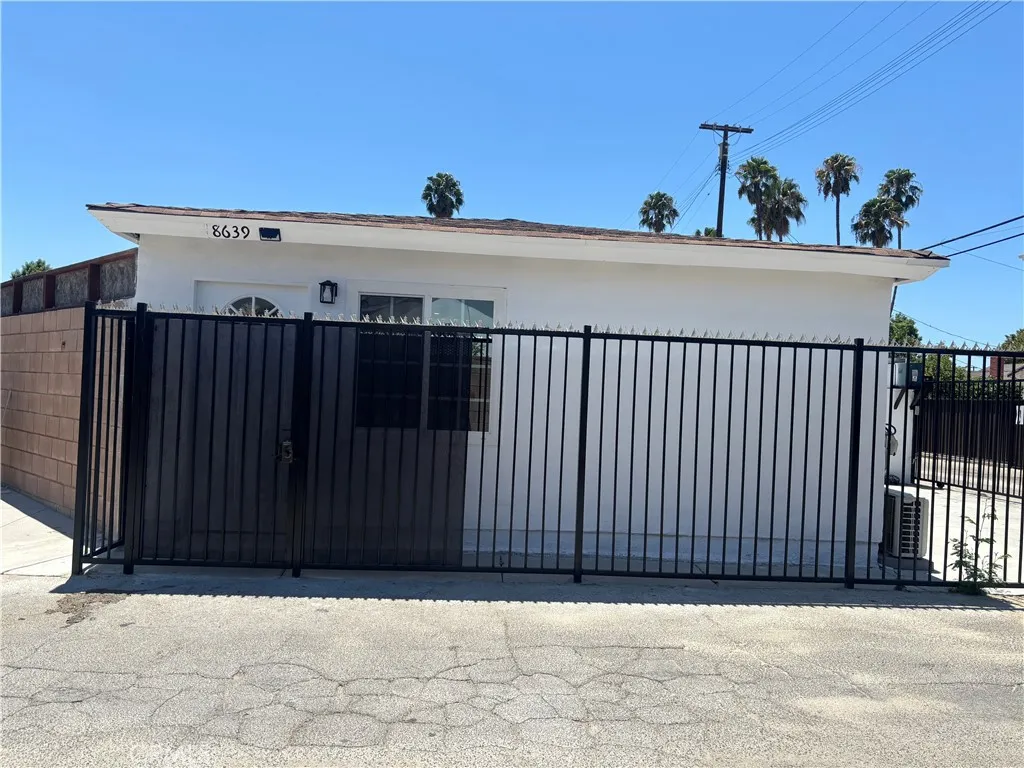 8639 Bothwell, Northridge, CA 91324 - Main photo, Northridge, CA