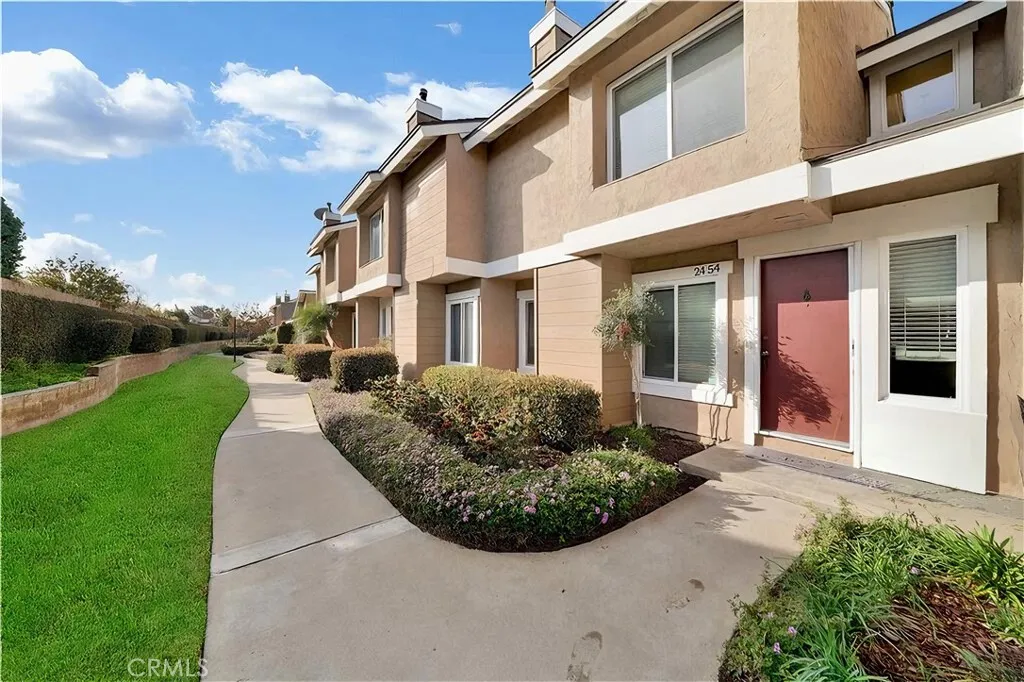 2454 Chinook Drive, Placentia, CA 92870 - Main photo, Placentia, CA