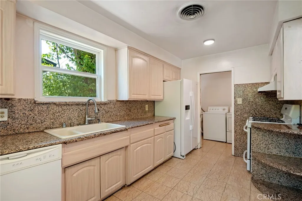 6217 Van Noord Avenue, Valley Glen, CA 91401 - Photo 4 of 29, Valley Glen, CA