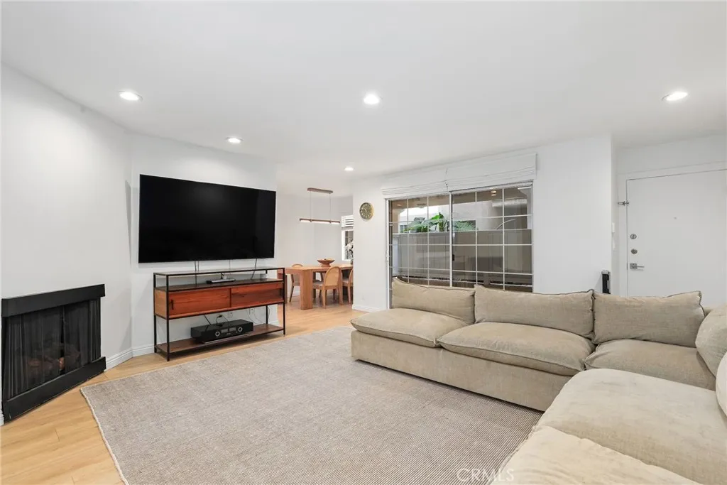 1228 14th Street Unit 103, Santa Monica, CA 90404 - Photo 2 of 30, Santa Monica, CA