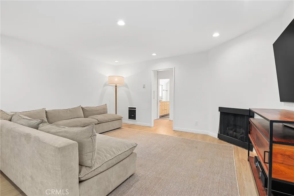 1228 14th Street Unit 103, Santa Monica, CA 90404 - Photo 4 of 30, Santa Monica, CA