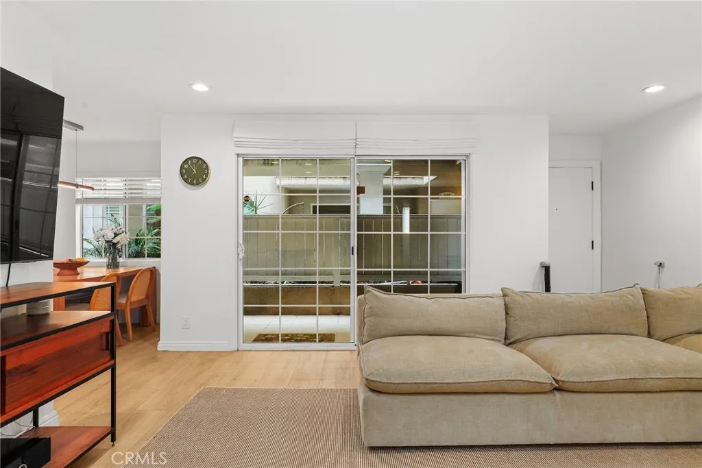 1228 14th Street Unit 103, Santa Monica, CA 90404 - Photo 3 of 30, Santa Monica, CA