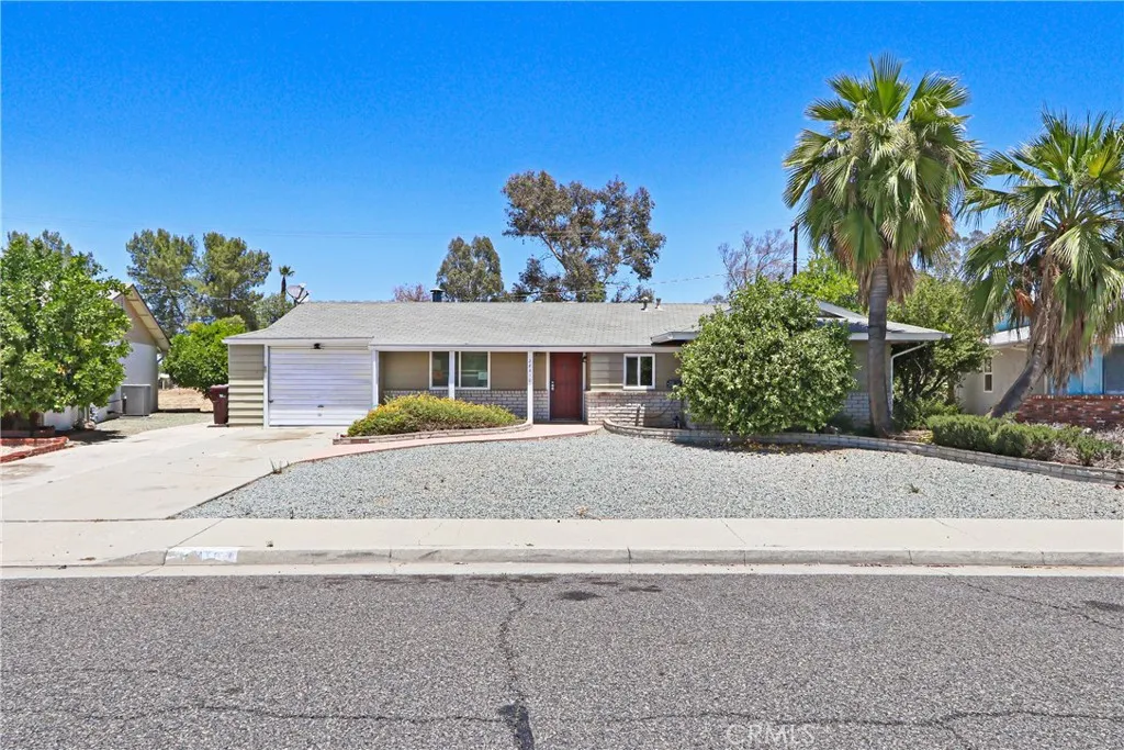 28410 E Worcester Road, Sun City, CA 92586 - Main photo, Sun City, CA