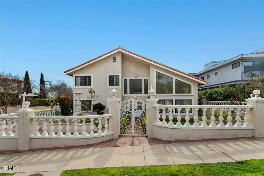 2222 Pier Avenue, Santa Monica, CA 90405 - Main photo, Santa Monica, CA