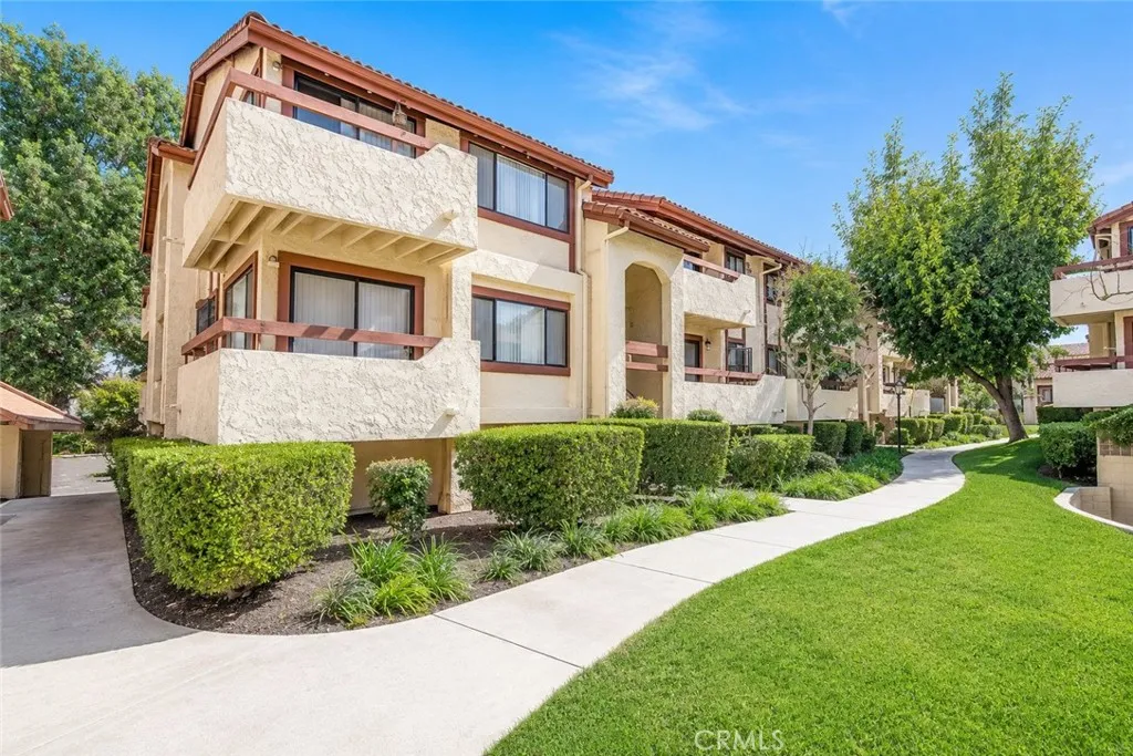27919 Sarabande Lane Unit 422, Canyon Country, CA 91387 - Main photo, Canyon Country, CA