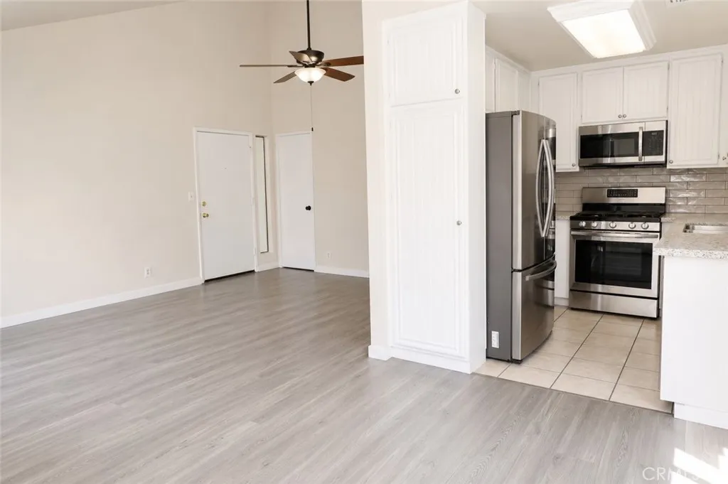 27919 Sarabande Lane Unit 422, Canyon Country, CA 91387 - Photo 5 of 18, Canyon Country, CA