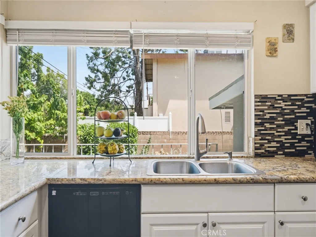 20259 Gifford, Winnetka, CA 91306 - Photo 4 of 24, Winnetka, CA