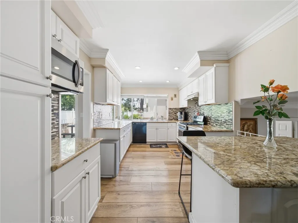 20259 Gifford, Winnetka, CA 91306 - Photo 2 of 24, Winnetka, CA