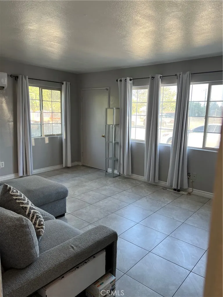 8928 Date, Fontana, CA 92335 - Photo 4 of 30, Fontana, CA