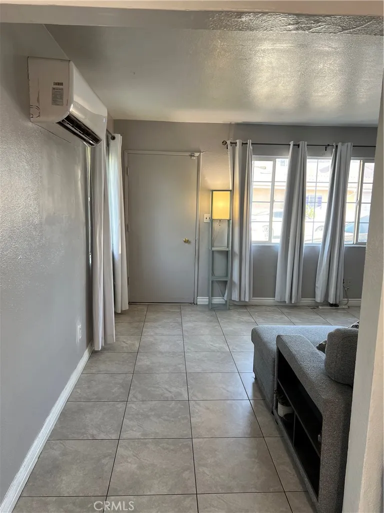 8928 Date, Fontana, CA 92335 - Photo 5 of 30, Fontana, CA
