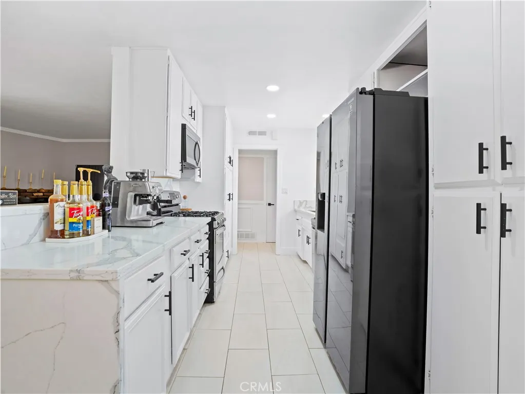 1112 E Avenue J4, Lancaster, CA 93535 - Photo 5 of 23, Lancaster, CA
