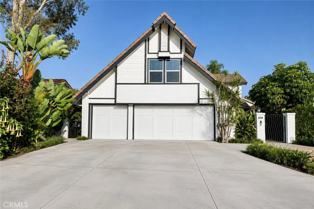28 Cambridge, Irvine, CA 92620 - Photo 4 of 44, Irvine, CA
