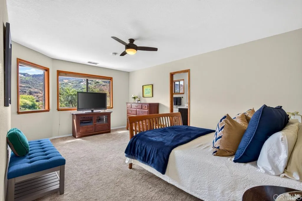 https://cdn.realtyfeed.com/cdn/127/306774054/39e504c2f3021e5229b2e8d1fb3a986c.webp
