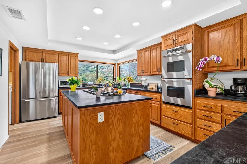 https://cdn.realtyfeed.com/cdn/127/306774054/42ffe285650379ac533ef110bda0ad42.webp