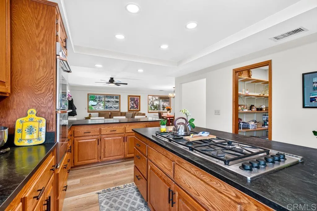 https://cdn.realtyfeed.com/cdn/127/306774054/c94e4297bac4b3b79eb31a10899b938f.webp