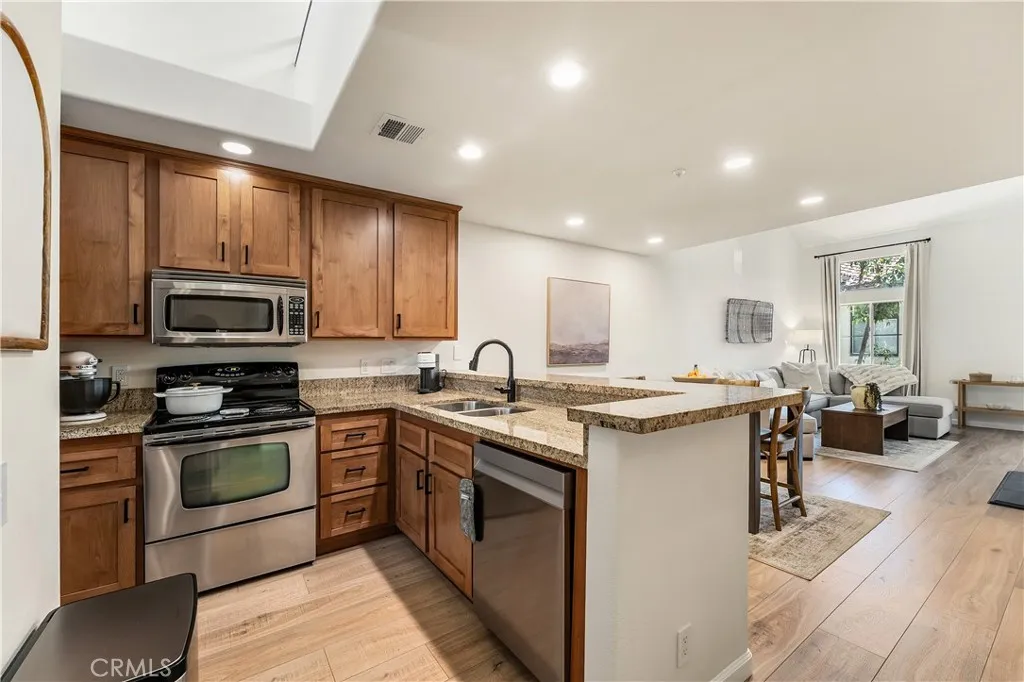 2960 Champion Unit 710, Tustin, CA 92782 - Photo 4 of 20, Tustin, CA