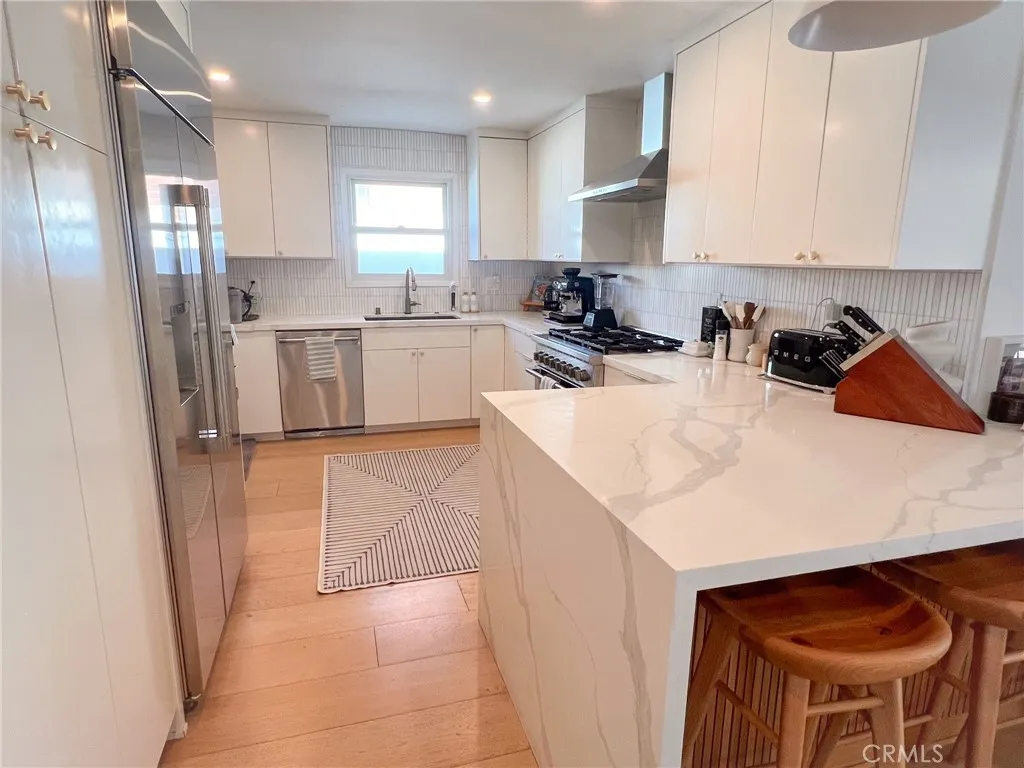 1300 Walnut Avenue, Manhattan Beach, CA 90266 - Photo 4 of 27, Manhattan Beach, CA