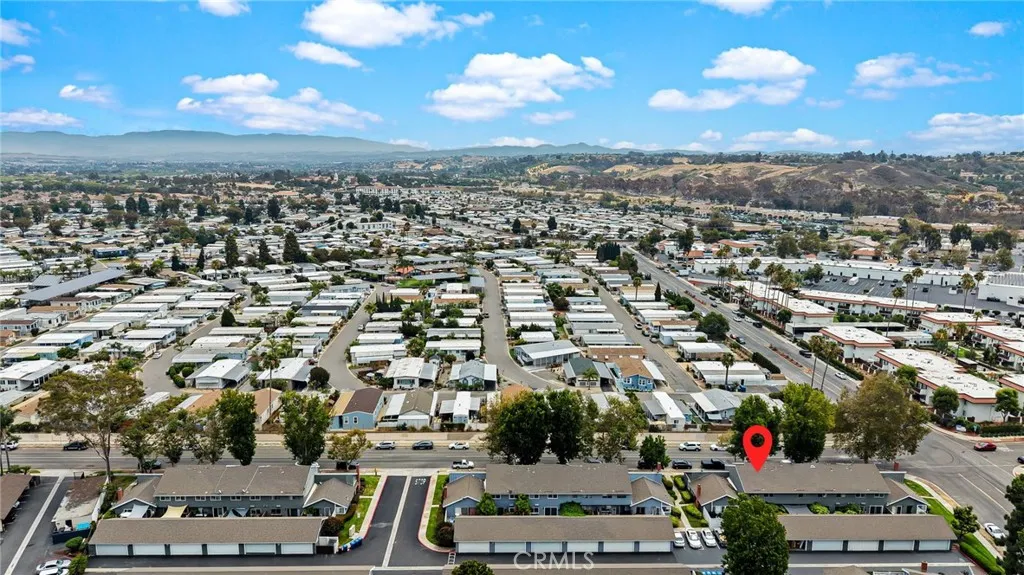 https://cdn.realtyfeed.com/cdn/127/306774156/2a33acd192629f9a94e39049aa4345e8.webp