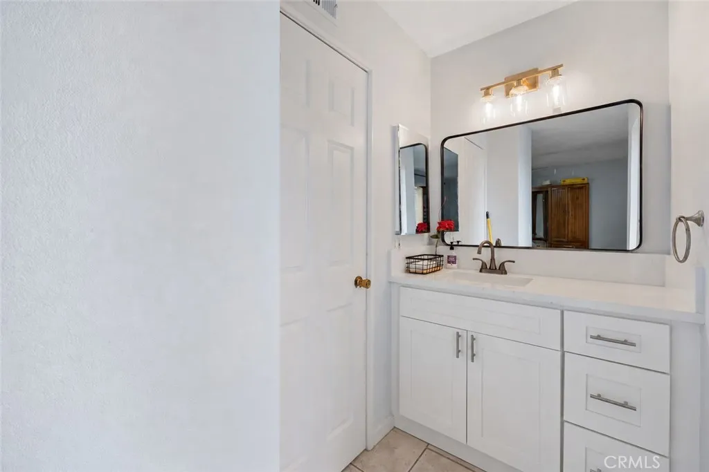 https://cdn.realtyfeed.com/cdn/127/306774156/d0f4d0c82cba421b941cace230a07823.webp