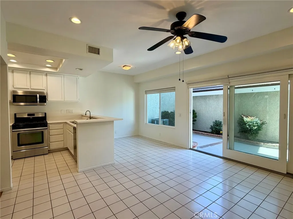 17 Goldenrod, Irvine, CA 92614 - Main photo, Irvine, CA