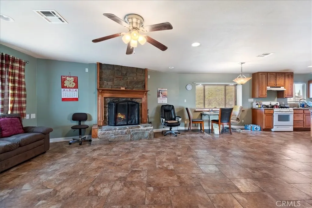 13285 Mesquite Road, Apple Valley, CA 92308 - Photo 5 of 27, Apple Valley, CA