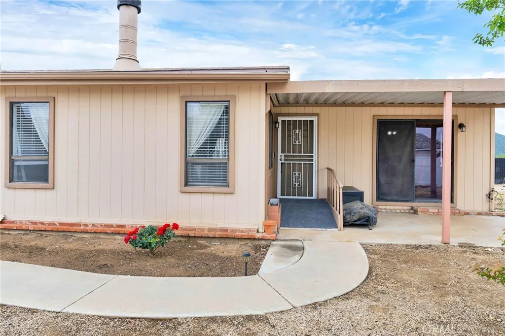24800 Cornstalk Road, Wildomar, CA 92595 - Photo 3 of 23, Wildomar, CA