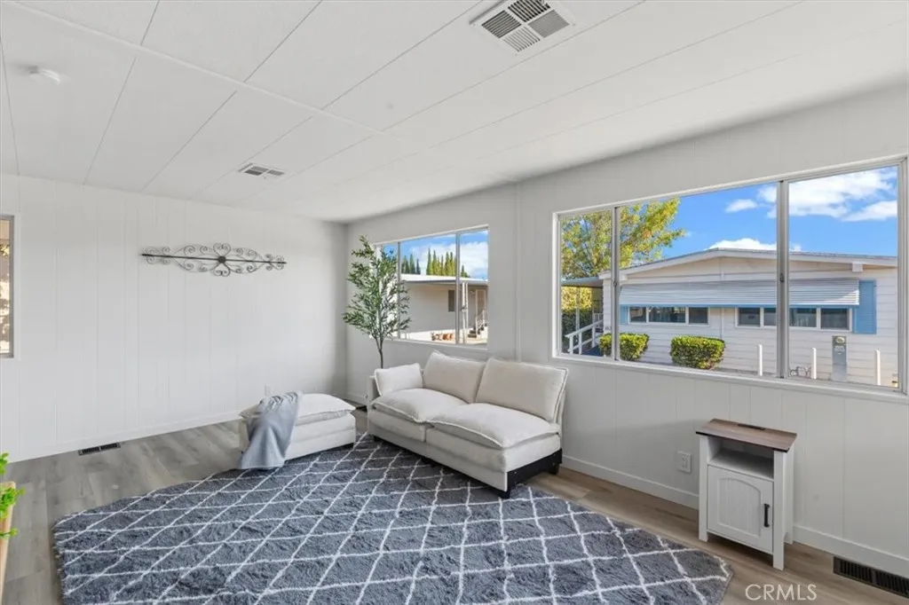 https://cdn.realtyfeed.com/cdn/127/306774252/b4b494f2e4cc65650cdb918bdb5830b3.webp