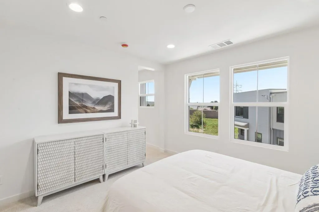 https://cdn.realtyfeed.com/cdn/127/306774262/0126939b17970e34dbcecfbd9ecb406c.webp