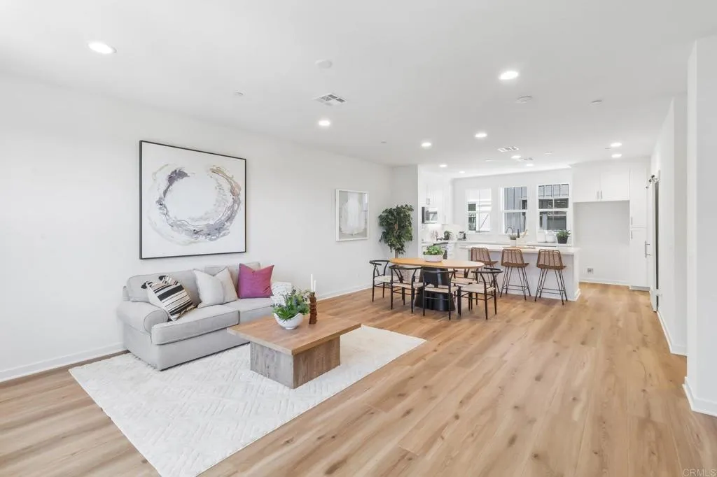 https://cdn.realtyfeed.com/cdn/127/306774262/29c310a4e4a7d4e1651e9129b457552f.webp