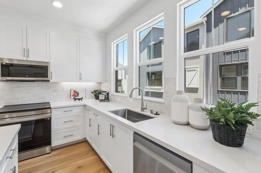 https://cdn.realtyfeed.com/cdn/127/306774262/7ae255dfdb31b45bcc4362c8227e47f3.webp