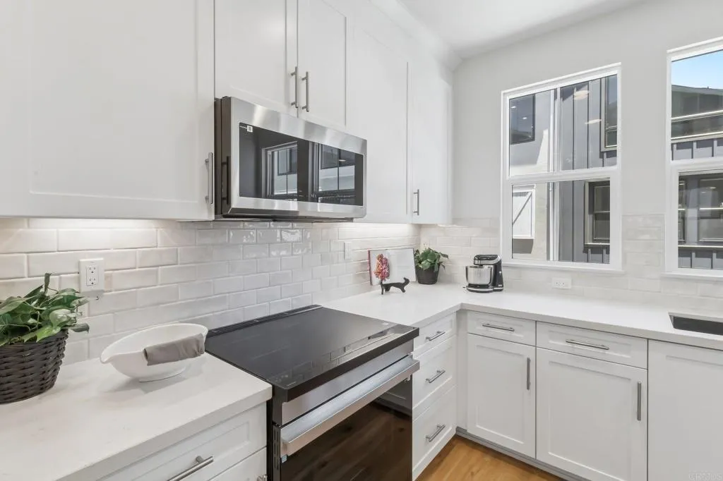 https://cdn.realtyfeed.com/cdn/127/306774262/8aeb114545b476c977a5e7e7862c8ba1.webp