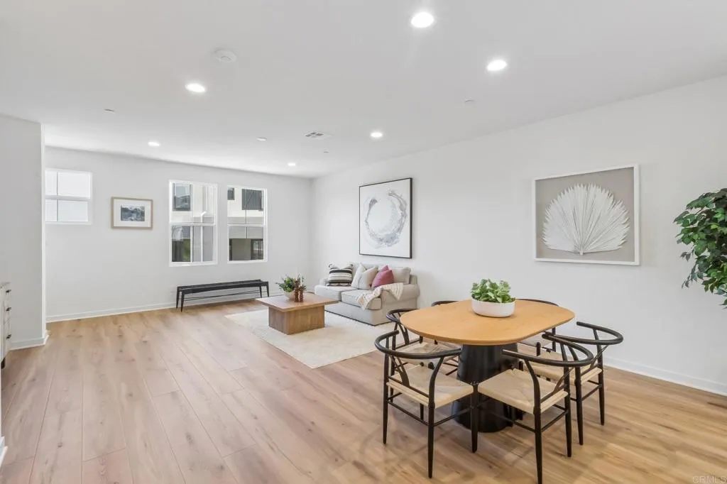 https://cdn.realtyfeed.com/cdn/127/306774262/90fcae5c17781f8ffa3f7ea86a921365.webp